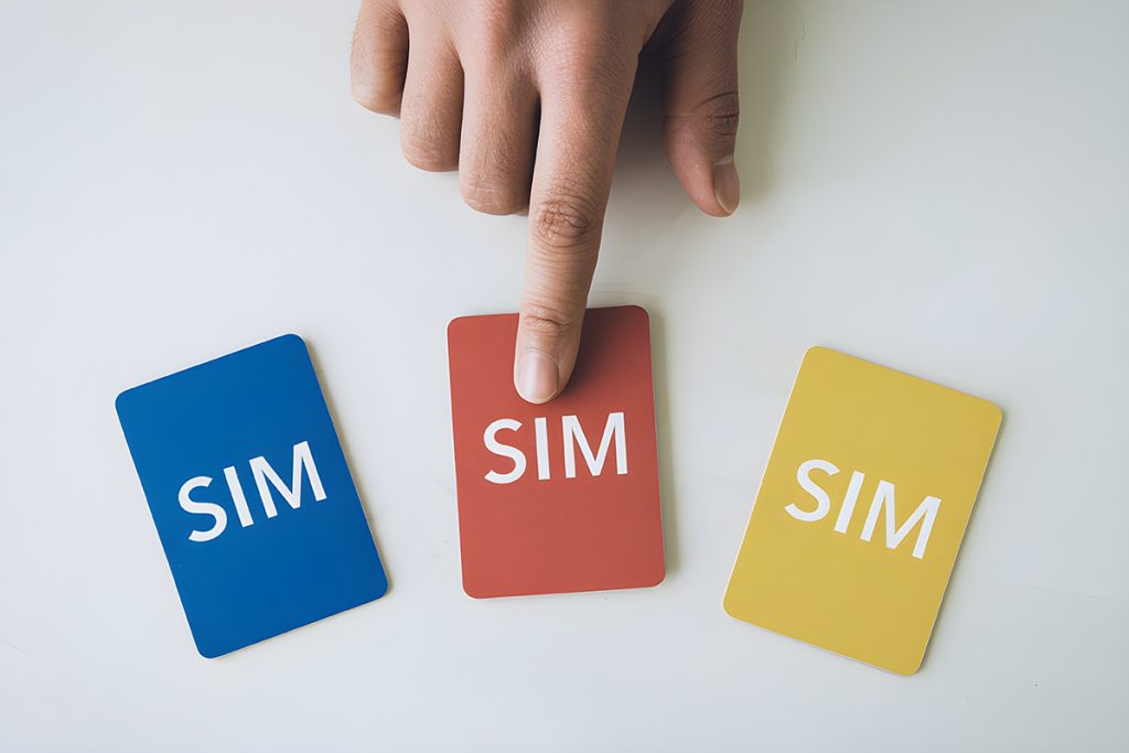 SIMカードを選ぶイメージ